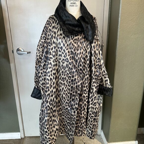 Ivan Grundahl Reversible Leopard & Black Raincoat – Oversized Avant‑Garde Coat - Picture 2 of 7